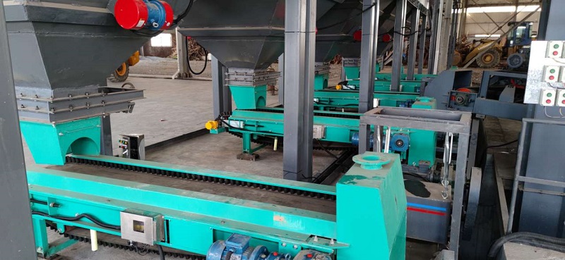 1701932784182069.jpg 銣意環(huán)保-5臺(tái)帶式給料機(jī).jpg